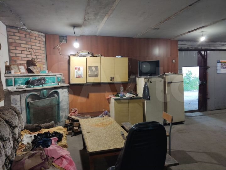 Гараж, > 30 м²