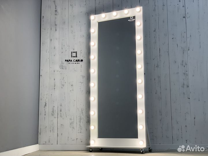 Зеркало с лампочками