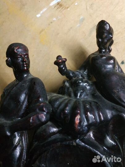 Кабинетная, каминная скульптура под часы