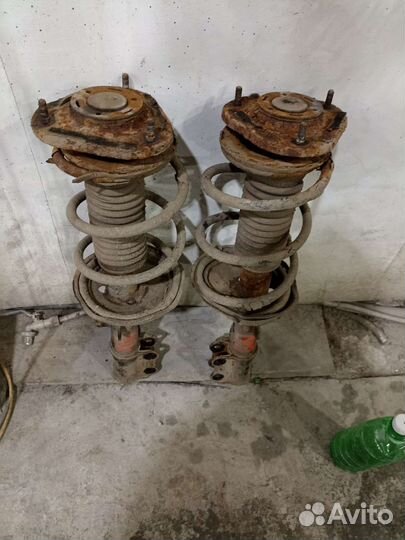 Амортизатор передний в сборе Toyota Corolla 120