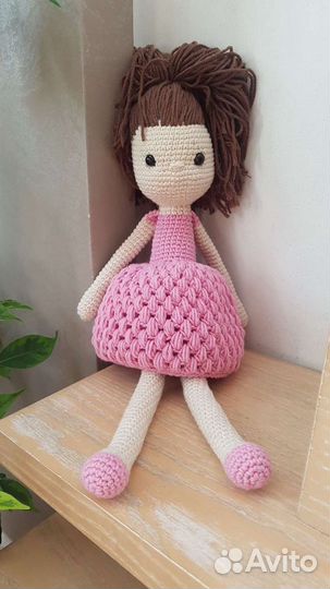 Кукла ручной работы (вязаная игрушка)