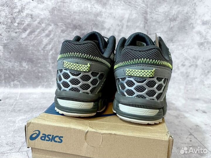 Кроссовки Asics надежные