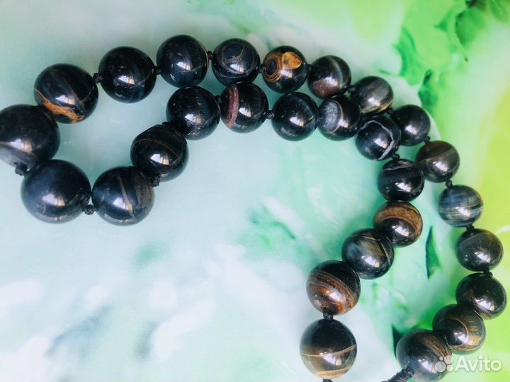 Изделие из соколиного глаза