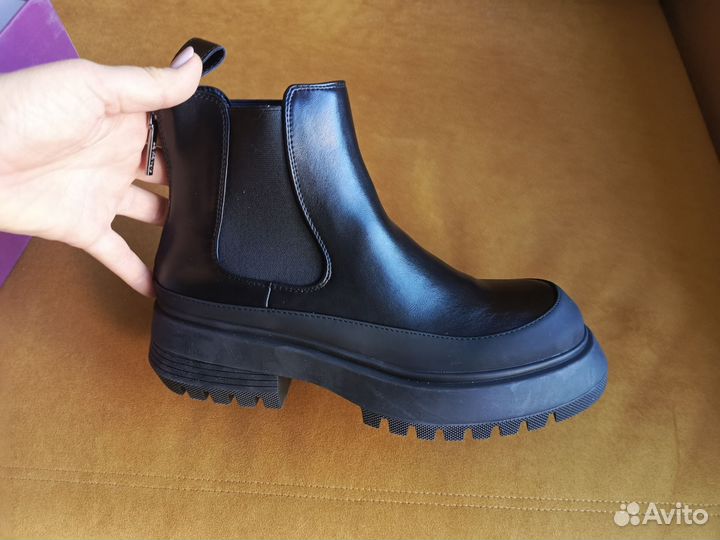 Демисезонные ботинки на высокой платформе