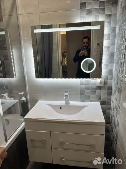 Тумбочка в ванную с зеркалом