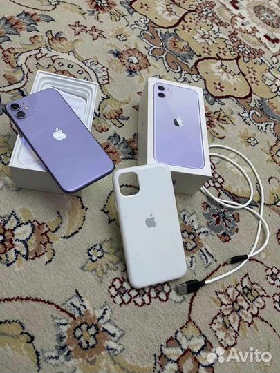 Телефон iPhone 11