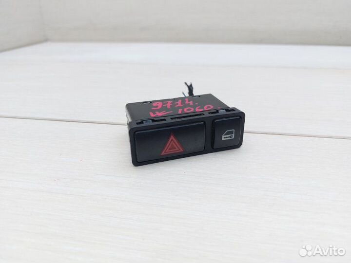 Кнопка аварийной сигнализации Bmw X5 Е53 M57N 2005