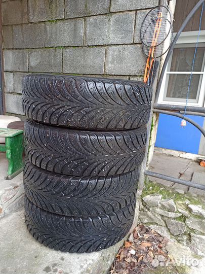 Goodyear Ultra Grip HP 215/65 R16
