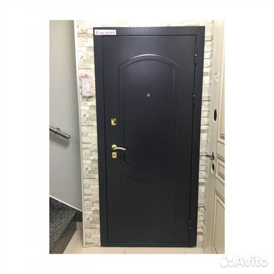 Входная дверь 