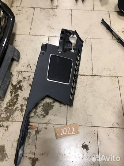 Обшивка багажника задняя правая Land Rover Range