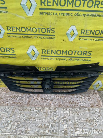 Решетка радиатора Renault Logan 1 8200752748