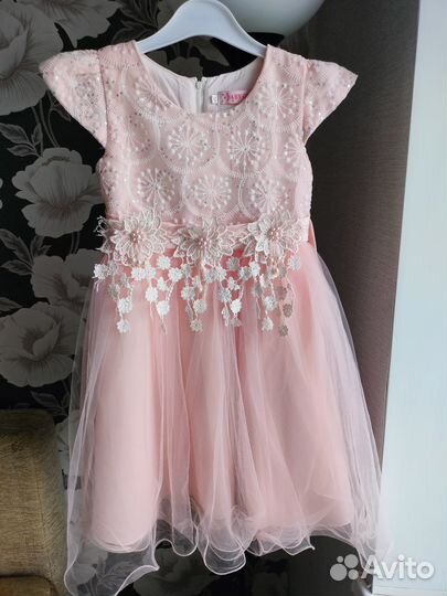 Продам платье для девочки
