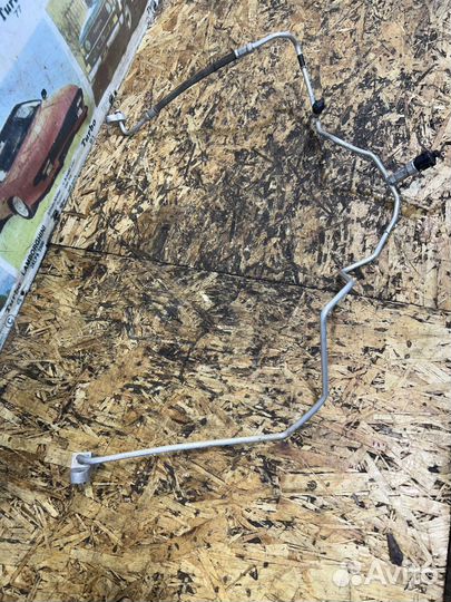 Трубка кондиционера оригинал Шкода Рапид NH3