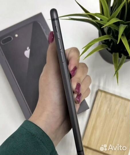 iPhone 8 Plus, 64 ГБ