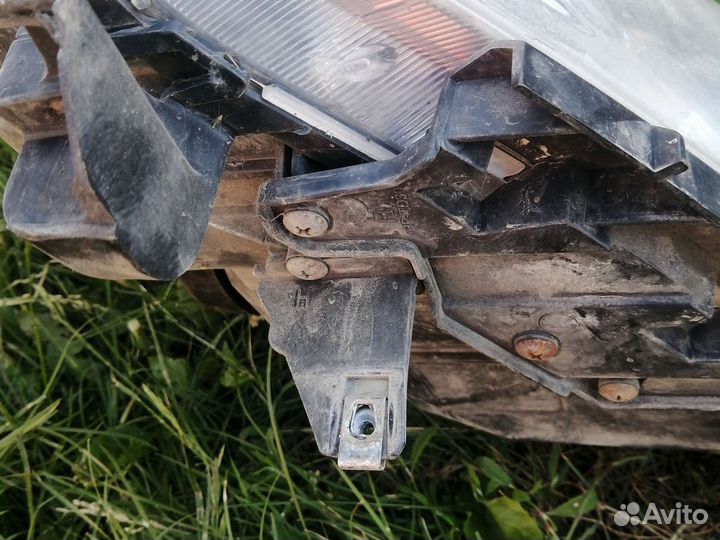 Правая фара Шевроле cruze