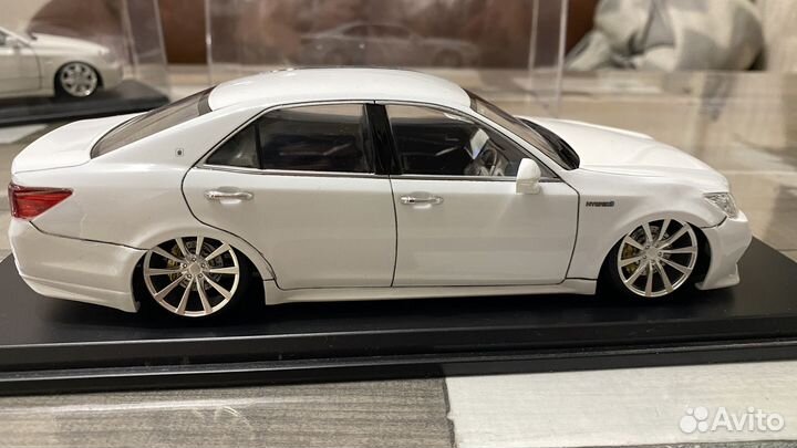 Toyota Crown Hibrid 1/24 Модель