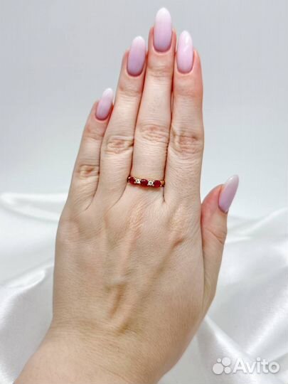 Золотое кольцо с бриллиантами, рубин 585 / 2.24 гр