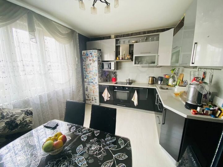 3-к. квартира, 80 м², 2/4 эт.