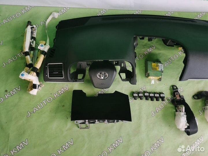 Панель салона передний Toyota Avensis 3