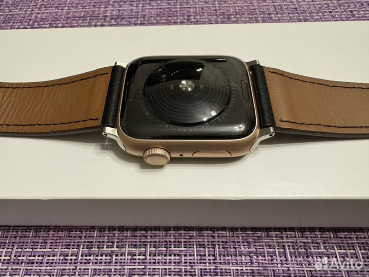 Часы apple watch se 44 mm