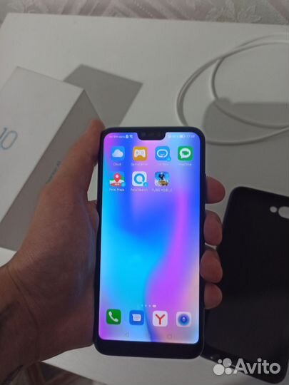 HONOR 10, 4/64 ГБ