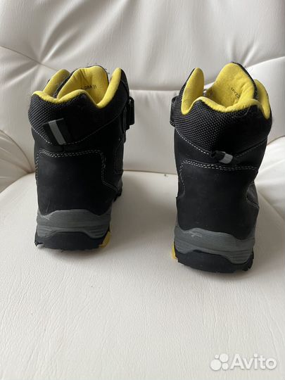 Ботинки утепленные