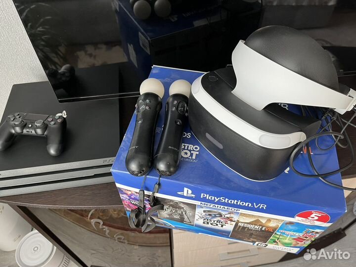 Sony PlayStation 4 Pro 1 Tb + VR (второй ревизии)