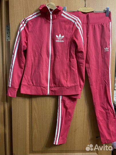 Спортивный костюм adidas
