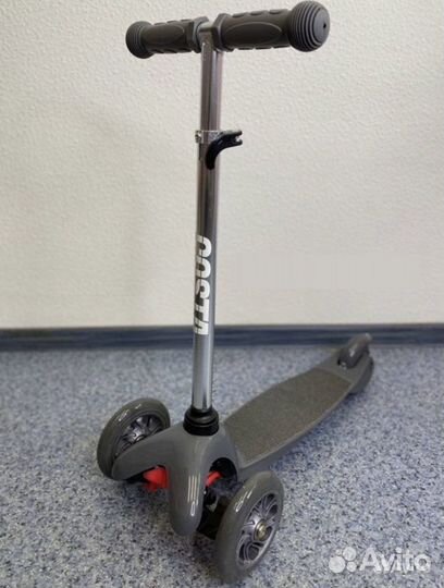 Самокат трехколесный новый