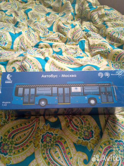 Коллекционная модель автобуса камаз