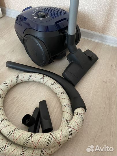 Пылесос Bosch почти новый, мощный