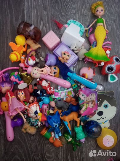 Мелкие игрушки пакетом для девочки