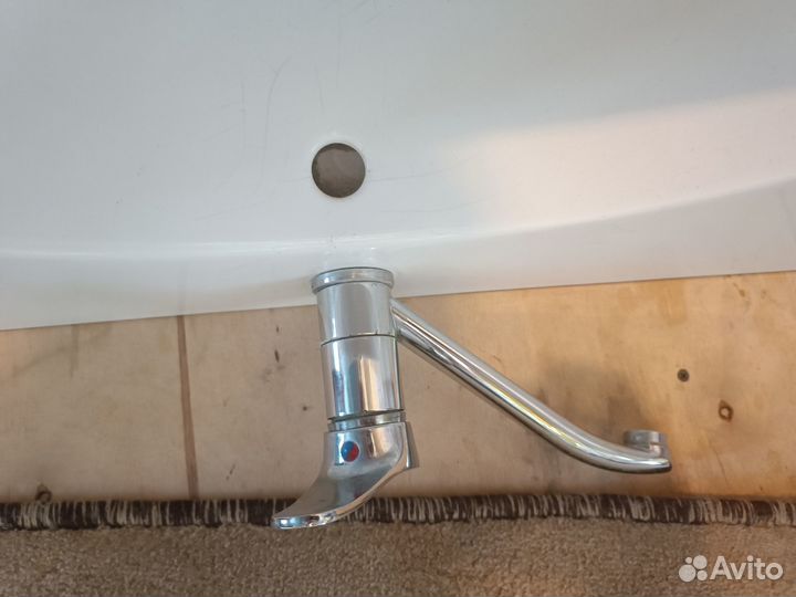 Раковина накладная для ванной