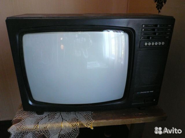 Вещи СССР: торшеры, утюг, телевизор, др