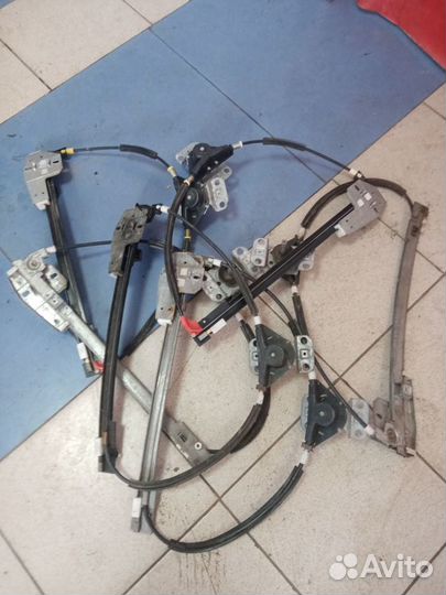 Стеклоподъемник задний Volkswagen Passat В3/В4