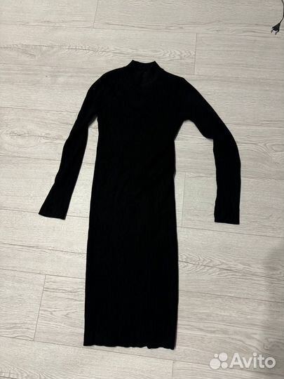 Платье теплое по колено женское черное