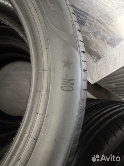 Pirelli P Zero PZ4 245/45 R19 102Y