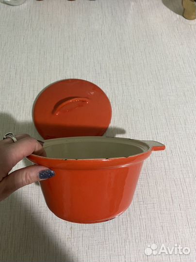 Продам эмалированные чугунки