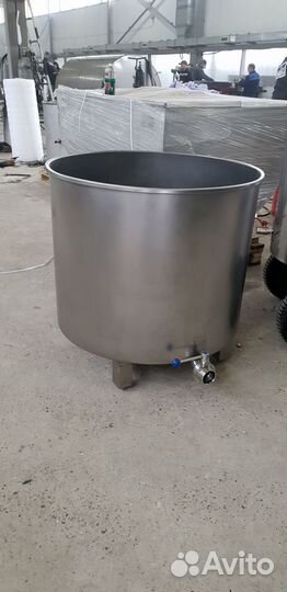 Ёмкость, резервуар из нержавеющей стали 800 литров
