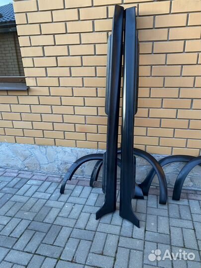 Накладки на пороги и арки Лада Гранта