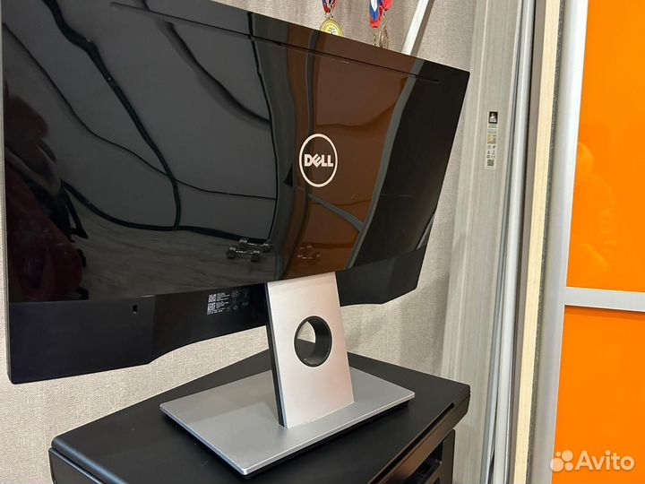 Монитор Dell 24