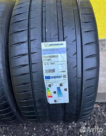 Michelin Pilot Sport 4 S 285/40 R22 и 325/35 R22