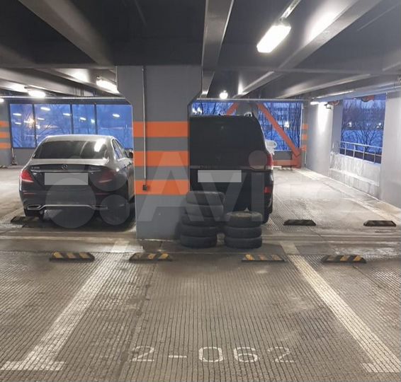 Машиноместо, 14 м²