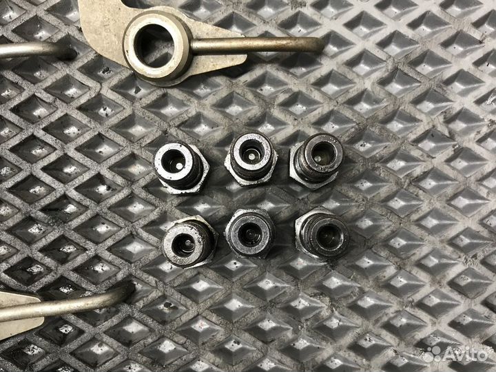 Комплект масляных форсунок Iveco Stralis