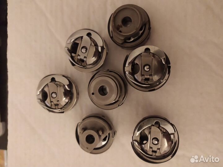 Продам челноки и зап части для швейных машин