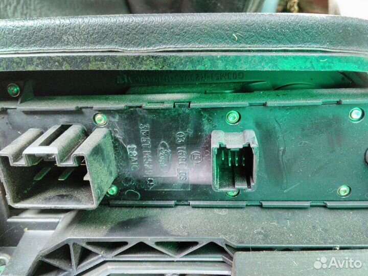 Блок управления стеклоподъемников Ford Focus 2
