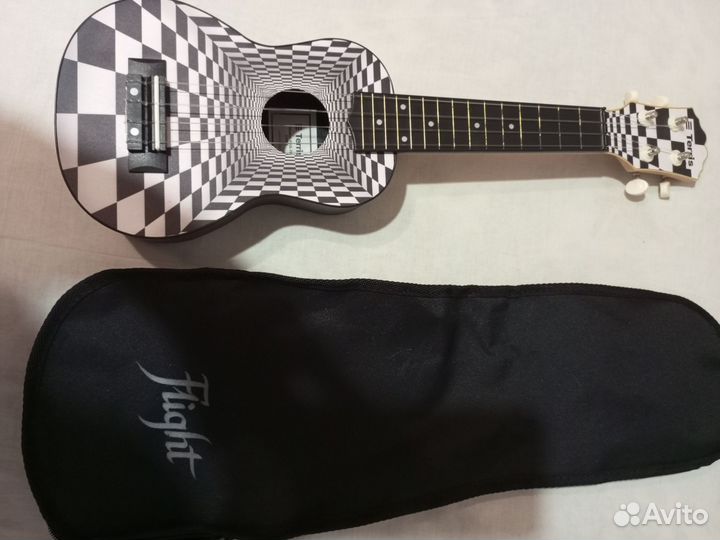 Гитара укулеле