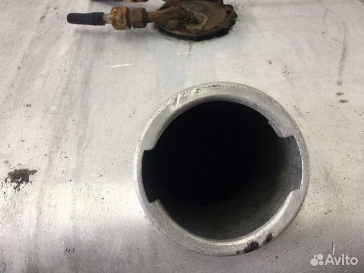 Бак топливный 700 L Разные Автомобили