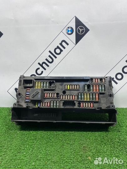 Блок предохранителей передний Bmw 5-Series F10