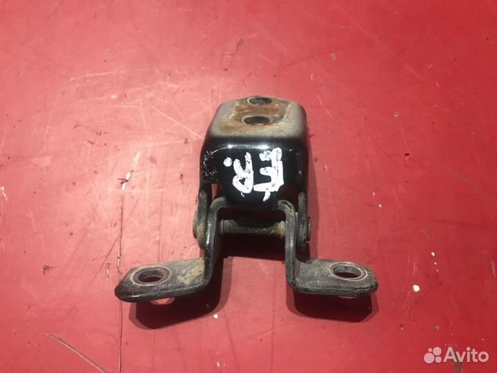 Петля двери передняя правая Mazda 6 GG L3C1 2004